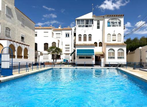 Beach Charming apartment with Year-Round Pool & Near Sea - Housity