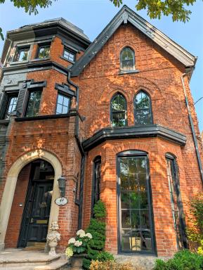 Travel Proud Hazelton Heritage Bed & Breakfast - Housity