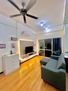 KW HOMESTAY CASA UNO APARTMENT Fully Aircond - Housity