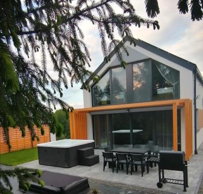 Zdrojowe Zacisze - Housity