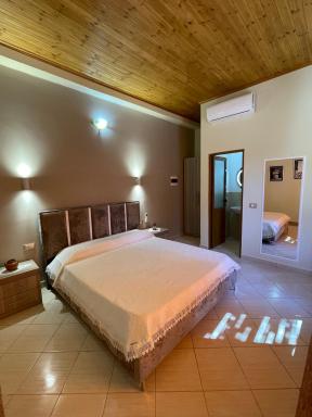 Harmonia Guest House - Housity