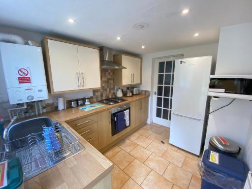 The Cwtch, Log Fire, Sleeps 6, Nr Zip World, Brecon and Bike Park Wales - Housity