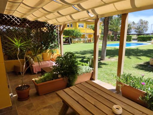 Dudi's Peppers - Housity