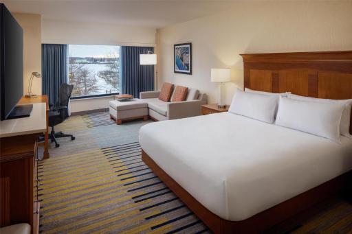 Hilton Garden Inn Portland Downtown Waterfront - Housity