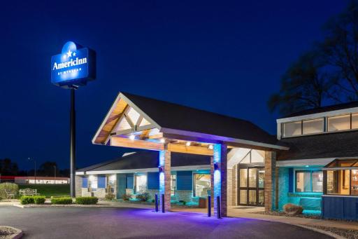 AmericInn by Wyndham Chippewa Falls - Housity