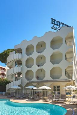 Hôtel Les Rives Bleues - Housity
