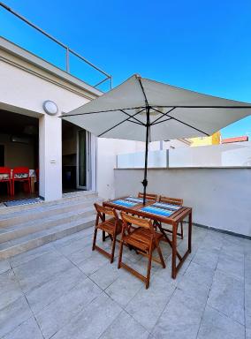 Conero-Alba al Mare-Delfino-1 min a piedi dal mare - Housity