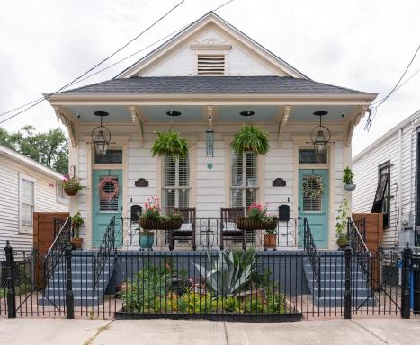 Luxury Historic Shotgun Home in Lower Garden District - Housity
