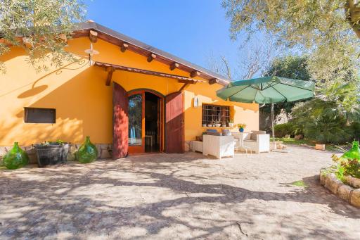 Aspromonte Yellow House - Housity