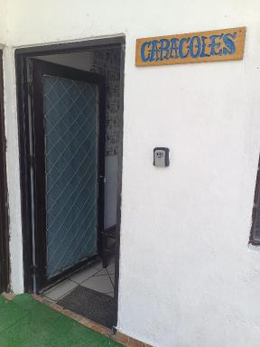 Habitaciones-cómodas-aire-wifi-tv-cerca de playa-!!excelente precio ii - Housity