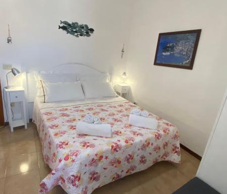 Lipari Centro Storico Flat 7 mins from port - Housity