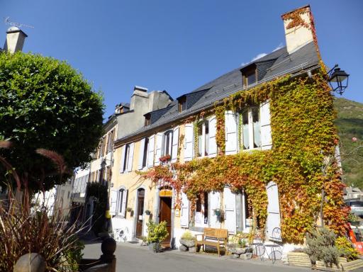 Hôtel Les Templiers - Housity