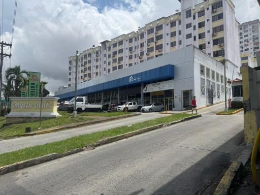 APARTAMENTO 3 habitaciones y piscina a solo 15 minutos del aeropuerto - Housity