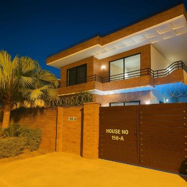 Comfort inn Luxury Living Guest House - Housity