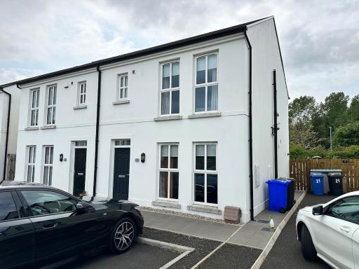 Modern 3-bed house in Coleraine - Housity