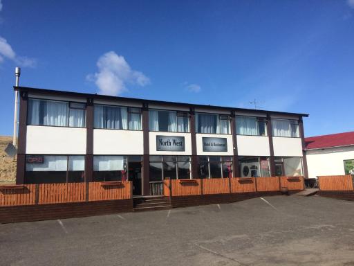 North West Restaurant & Guesthouse - Housity
