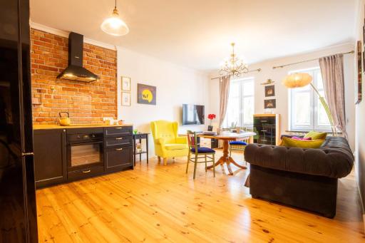 Ratuszowa 18 - Housity