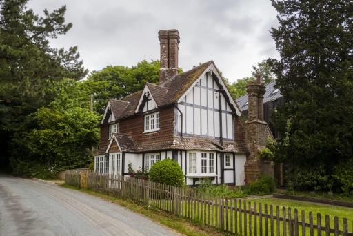 Danny Lodge - Country Cottage Near Brighton by Huluki Sussex Stays - Housity
