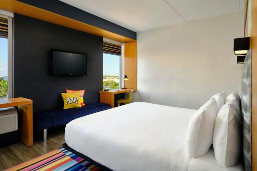 Aloft Miami Doral - Housity