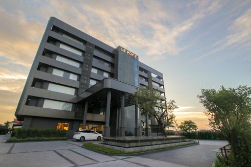 LePont Riverfront Resort Nongkhai - Housity