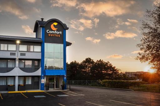 Comfort Suites Kingston Central - Housity
