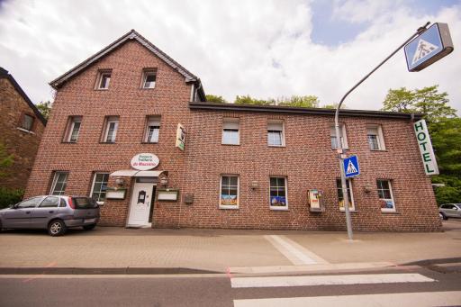Hotel Burghof - Housity