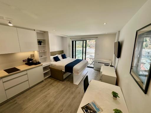 Modern Studio Apartment at The Hub - Housity
