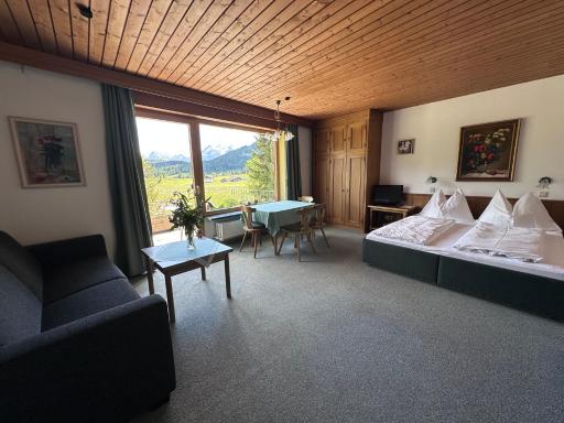 Ski-to-door Chalet Cristall - Housity