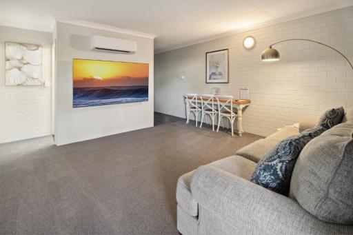 Beachfront 549 Apartments - Housity