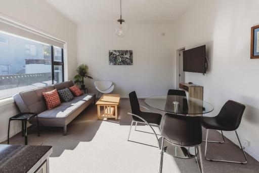 Devon Central Apartment - Housity