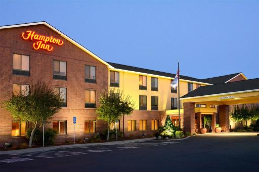 Hampton Inn Medford - Housity