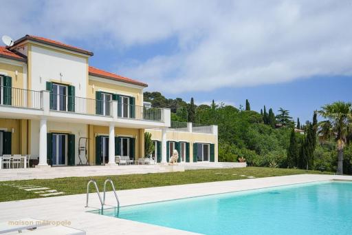 Villa Cipressa Luxe - Pool, parking, and tennis - Housity