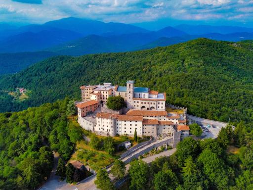 Hotel casa del pellegrino - Castelmonte - Housity