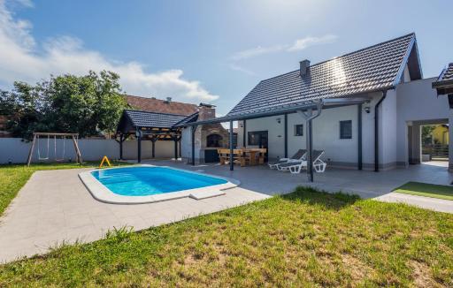 Luxurious Home In Vukovar - Housity