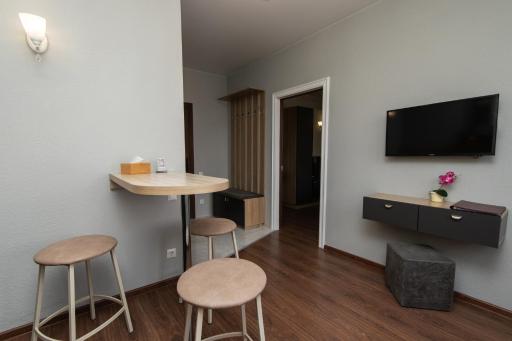 Hillside Guest House - Housity