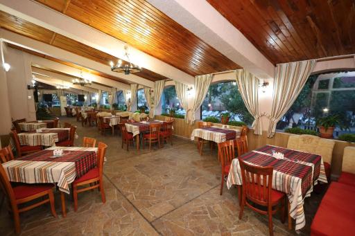 Edi Hotel - Housity