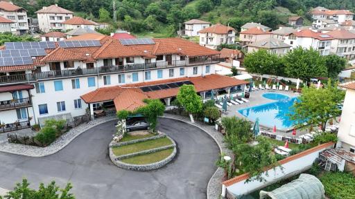 Edi Hotel - Housity