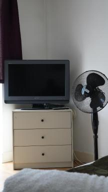 Lux Apartment in Gatwick - Housity