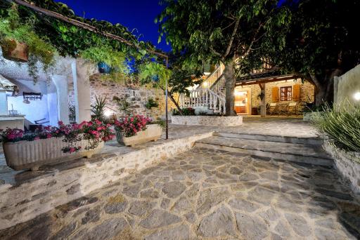 Holiday Home Sudinjevi Dvori - Housity