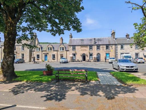 The Grapes Hotel - Housity