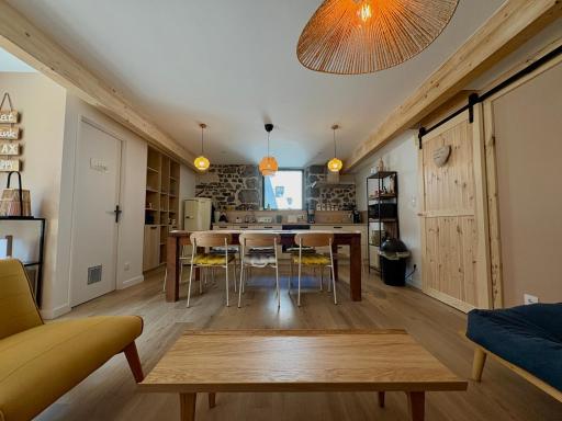 En si bon chemin - Gîte d'étape chemin 70 - Housity