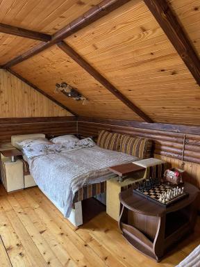 Карпатська Модрина - Housity