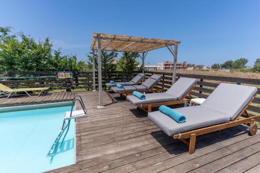 Villa Olympia, 4 BR, for up to 14 persons, 400 meters from the long sandy beach - Housity