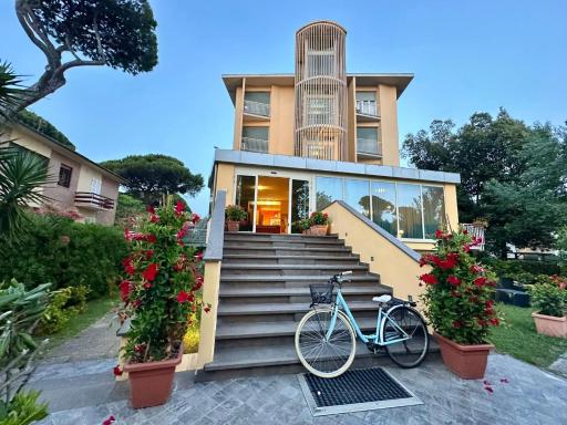 Hotel Florida Tirrenia - Housity