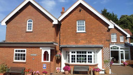 Strathmore Bed & Breakfast - Housity