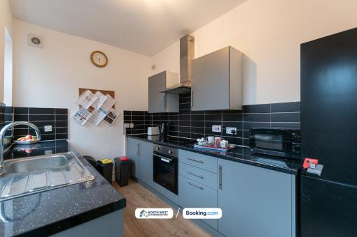 Leigh Accommodation - Housity