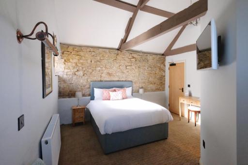 The Greyhound Inn - Housity