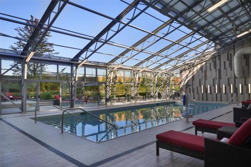 Hilton Toronto Airport Hotel & Suites - Housity