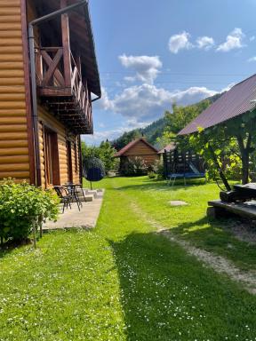 Mandrivnyk - Housity