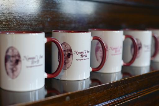 Naomi's Inn Bed & Breakfast - Housity